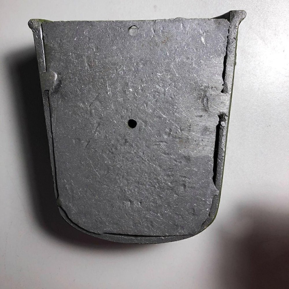 Vintage Sewing Thimble Wall Pocket Cast Aluminum Metal #1440 - Picture 3 of 5